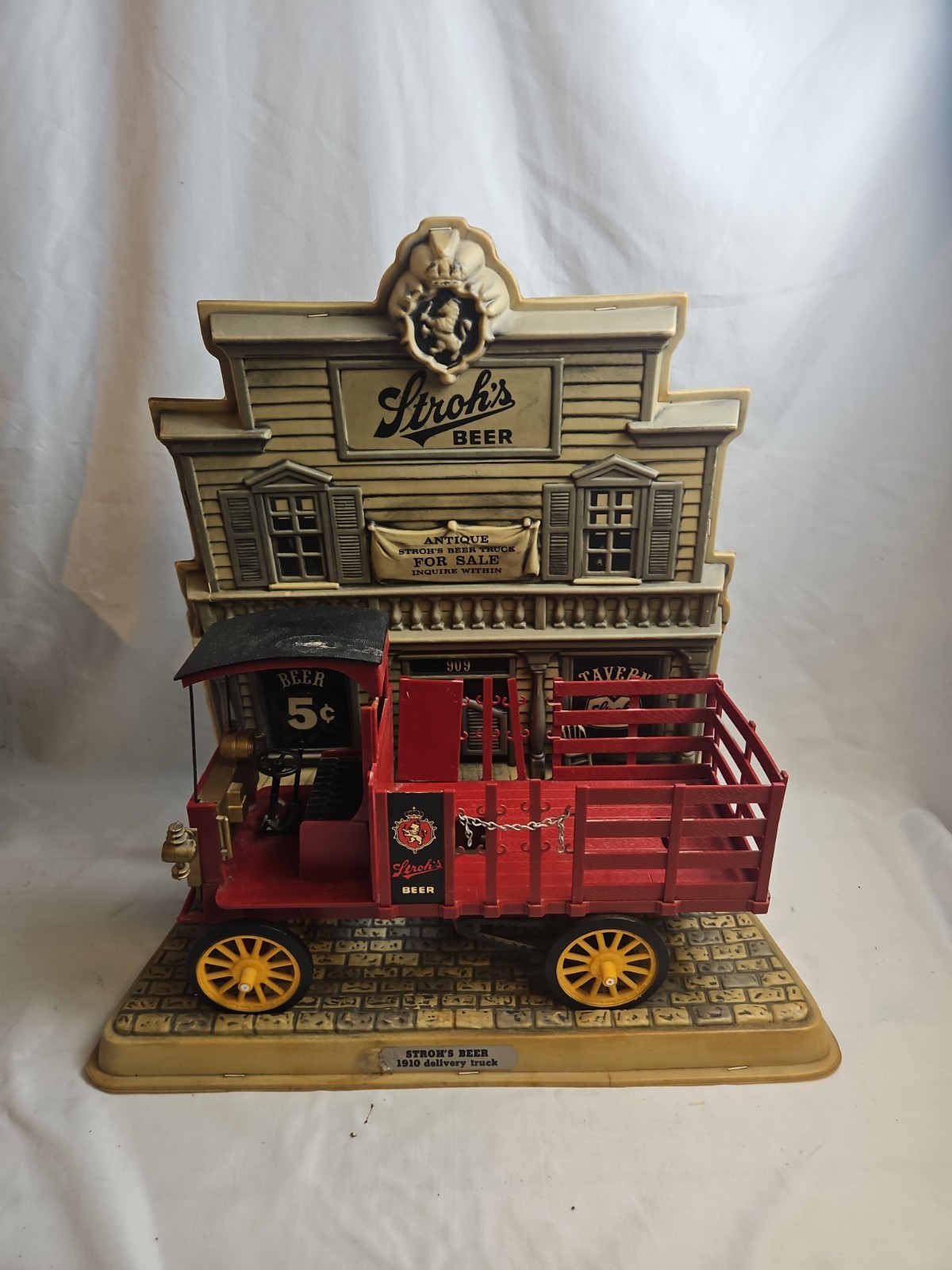 Stroh's Beer 1910 Delivery Truck Commemorative Countet Store Display #QBC Stroh's Beer 1910 Delivery Truck Commemorative Countet Store Display #QBC