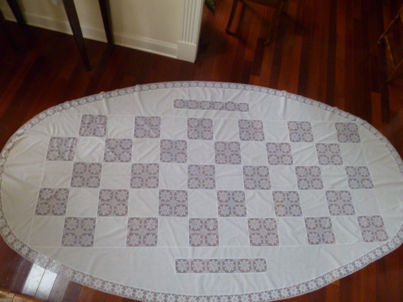 Cotton & Lace Large Oval White Tablecloth Floral Pattern 120\