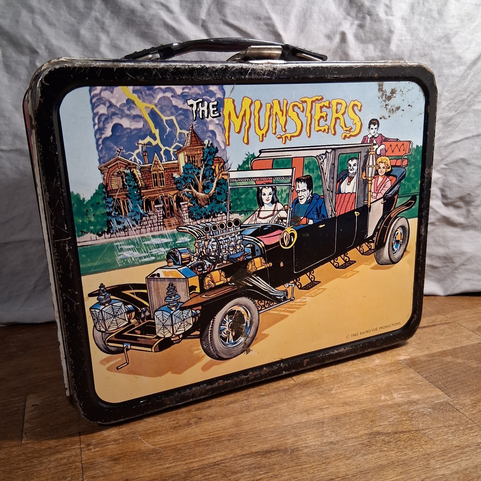 The Munsters Collectible Metal Lunchbox No Thermos 24 Pics Bright Colors 