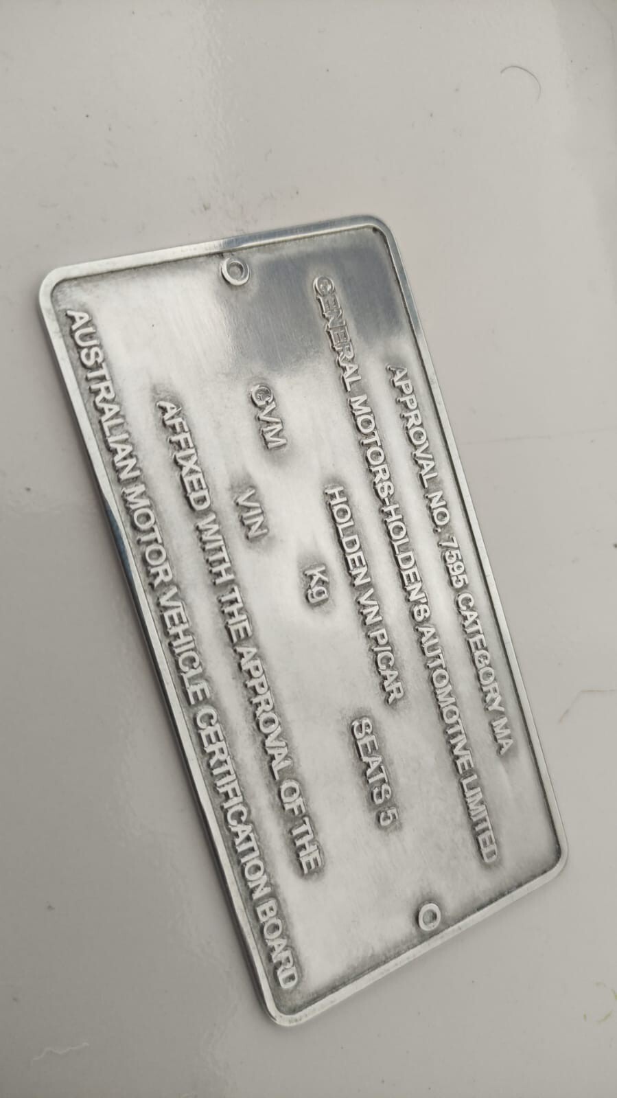 ID plate VINPLATE doggy Tag HOLDEN COMMODORE VH,VK,VL,VN 1988-1991 V/N ID plate VINPLATE doggy Tag HOLDEN COMMODORE VH,VK,VL,VN 1988-1991 V/N