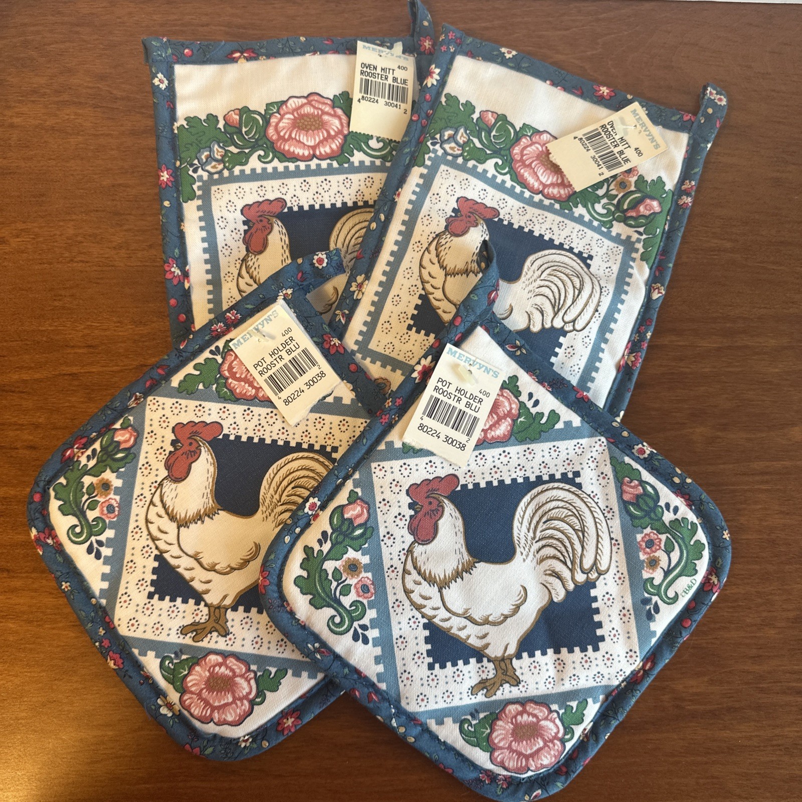  (4) VTG Mervyn’s Kitchen Pot Holders /Oven Mitts Rooster Floral - NOS