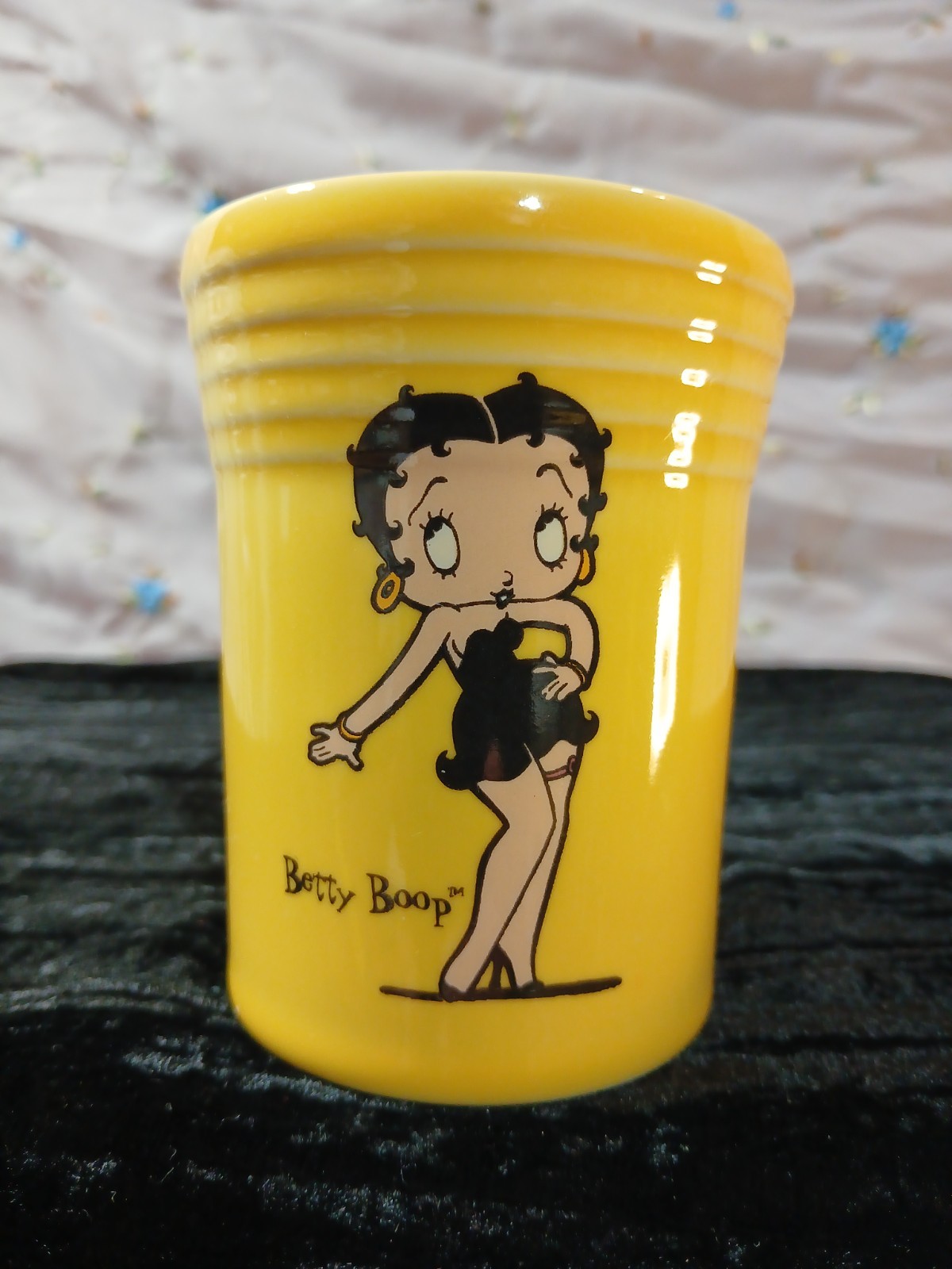 Vintage Betty Boop Fiestaware yellow juice cup VERY RARE 3.5 inch Vintage Betty Boop Fiestaware yellow juice cup VERY RARE 3.5 inch