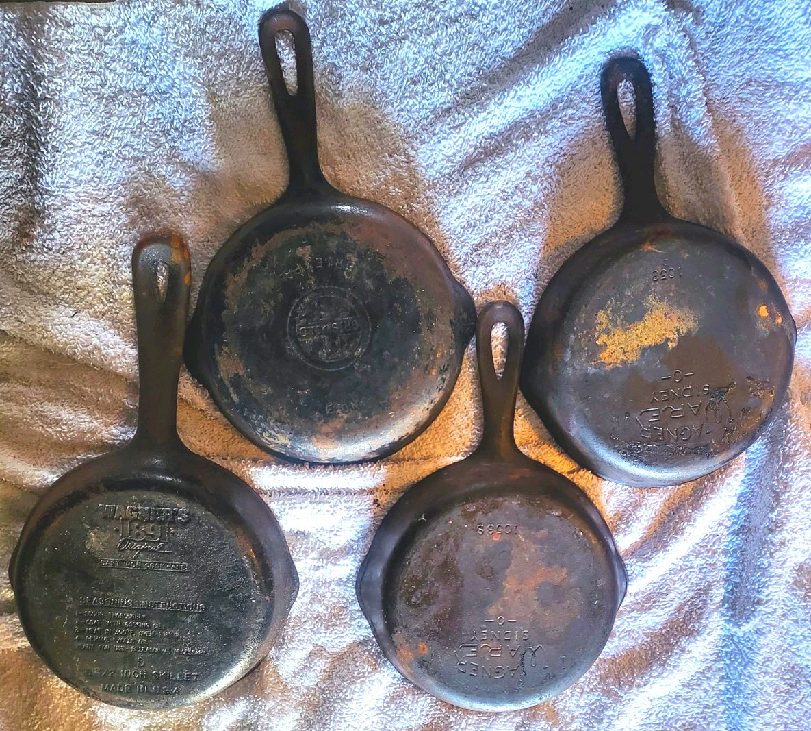 Lot of 4 Cast Iron Skillets - vintage  Wagner & Griswalds