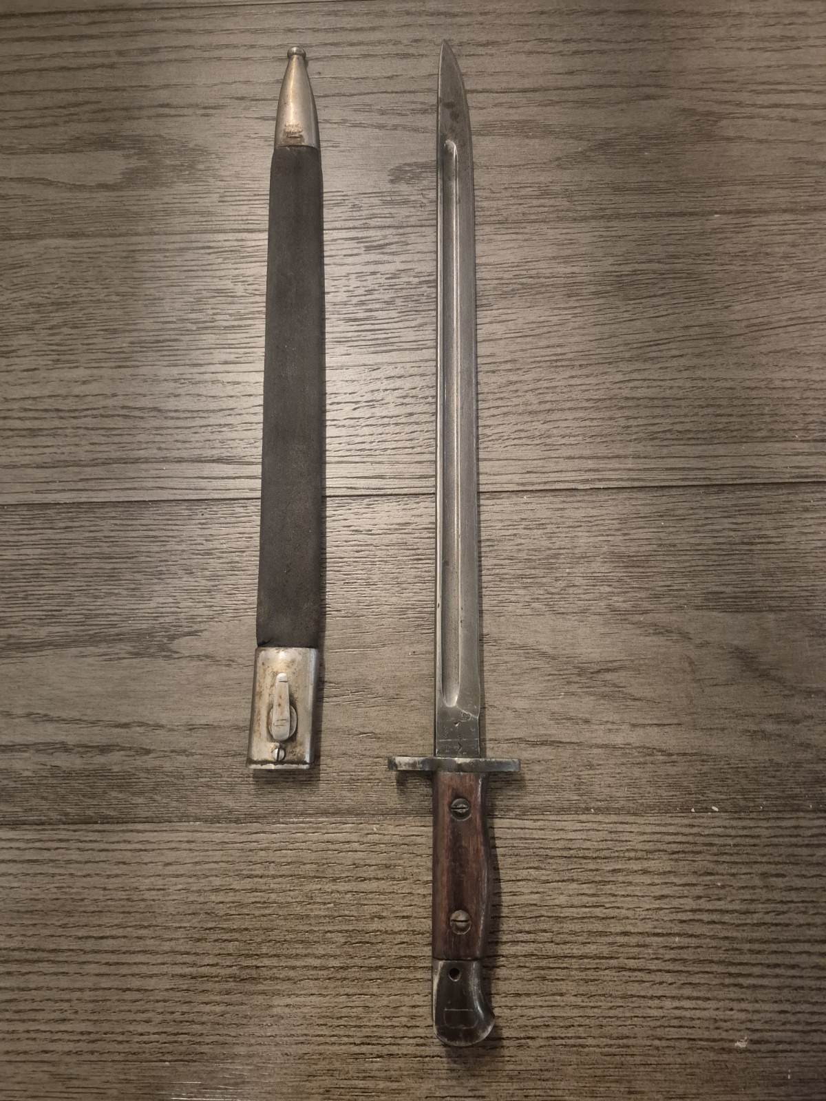 British WW1 P1907 Enfield Bayonet Wilkinson w Incorrect Scabbard British WW1 P1907 Enfield Bayonet Wilkinson w Incorrect Scabbard
