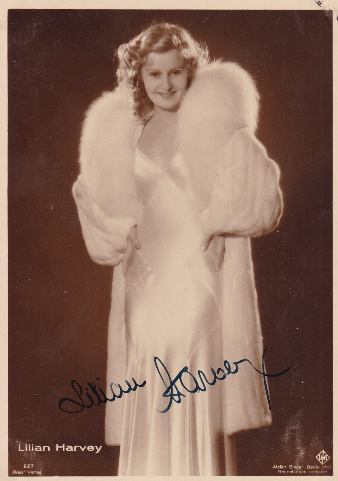 Lilian Harvey (+1964) orig. autograph postcard hand signed   ACTING + LEGEND +