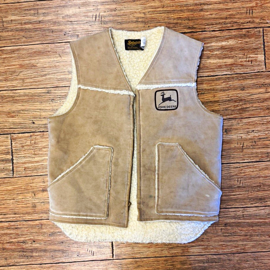 VTG 70s John Deere Sherpa Lined Shearling Vest Tan Logo Patch Zip Front Size M VTG 70s John Deere Sherpa Lined Shearling Vest Tan Logo Patch Zip Front Size M