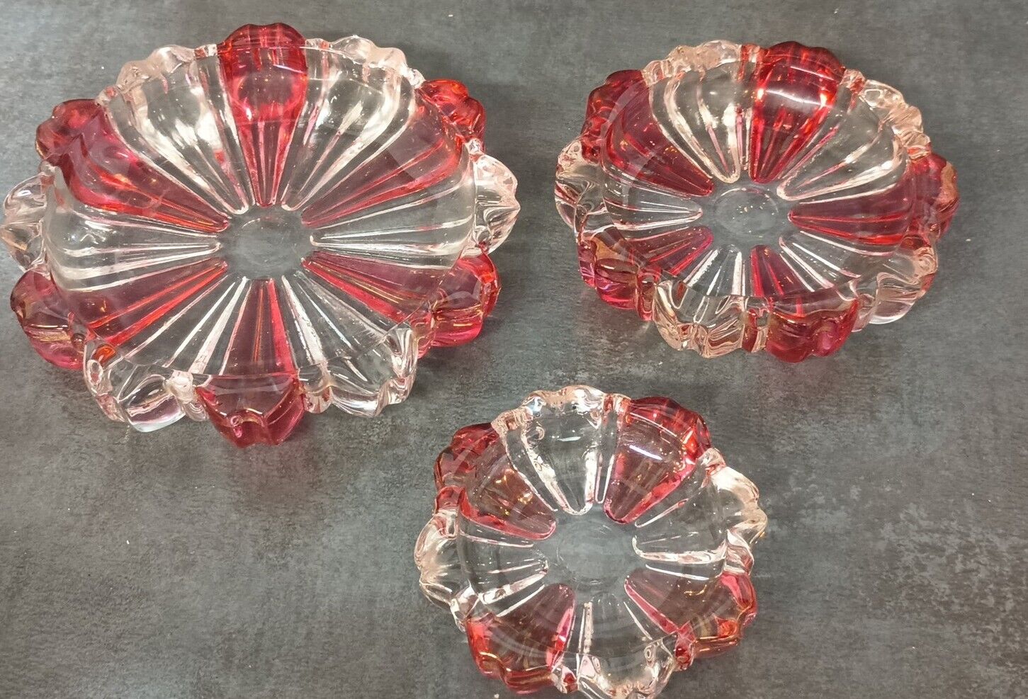 Ashtray Nesting 3 Pc Set Cranberry Clear VTG Art Glass Red Clear Candy Striped