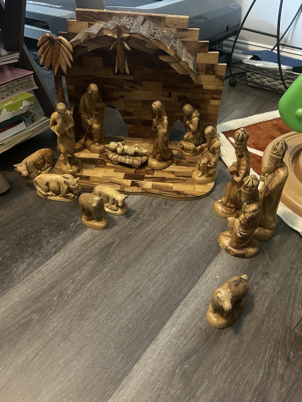 VINTAGE OLIVE WOOD NATIVITY SET 16 pcs HAND CARVED in BETHLEHEM THE HOLY LAND VINTAGE OLIVE WOOD NATIVITY SET 16 pcs HAND CARVED in BETHLEHEM THE HOLY LAND