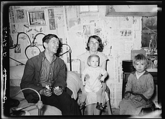 Photo:West Frankfort Illinois 1930s Family Home Interior FSA Photograph