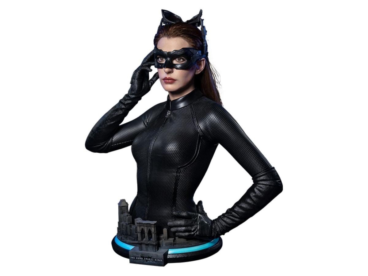 CAT WOMAN ANNE HATHAWAY 1:1 LIFE-SIZE INFINITY STUDIOS MINT CONDITION CAT WOMAN ANNE HATHAWAY 1:1 LIFE-SIZE INFINITY STUDIOS MINT CONDITION