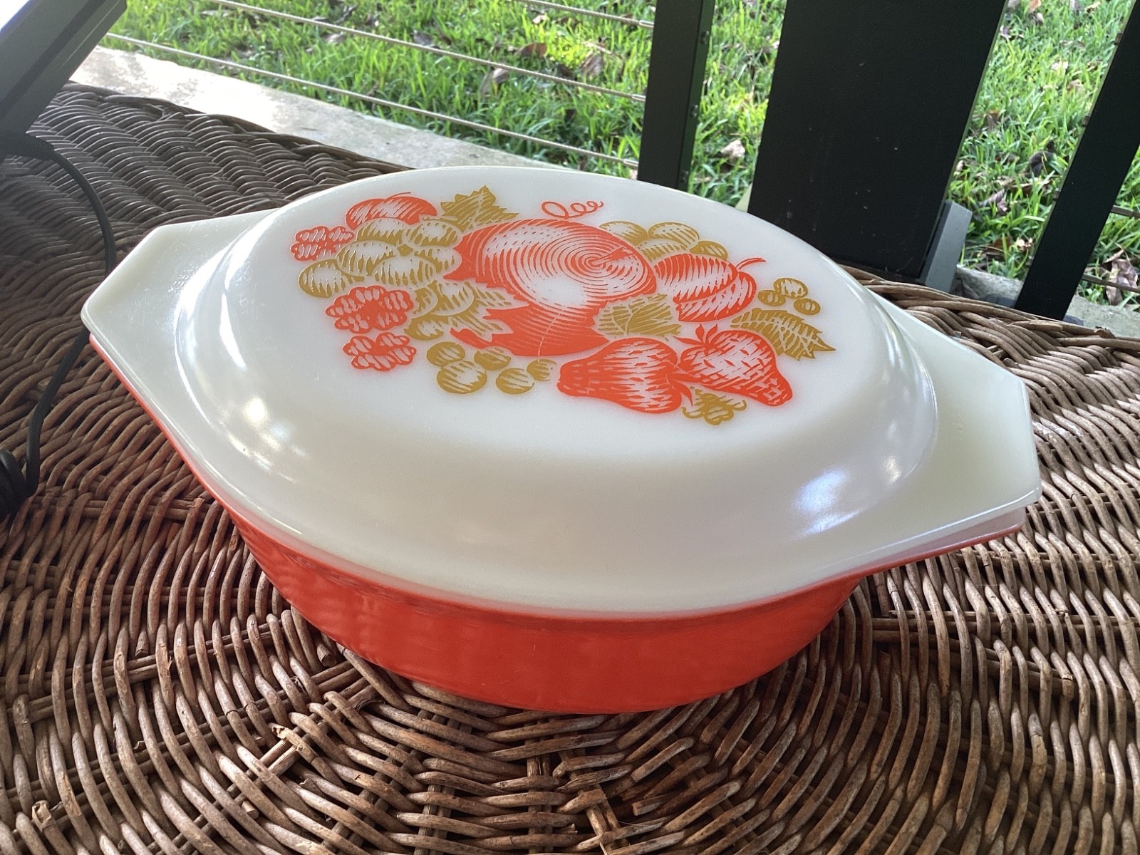 Vintage Pyrex Orange 043 1 1/2 Quart Casserole With Lid Fruit Pattern