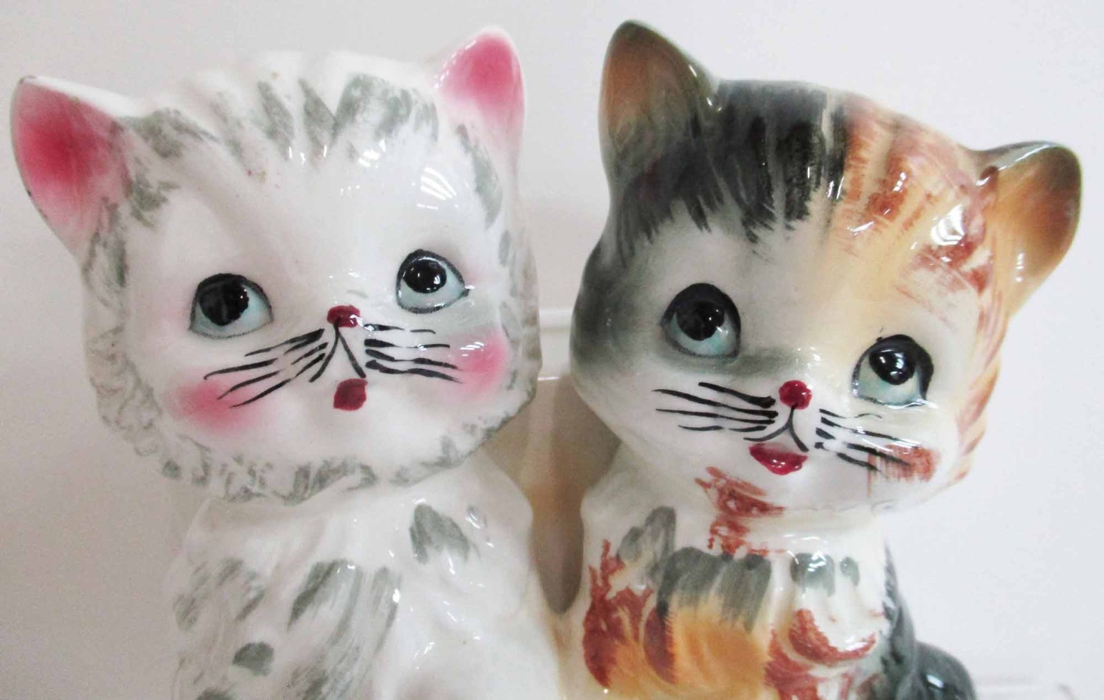 Vintage Japan Ceramic Pair of Cats Planter Lefton Kitschy Cute 1950s Vintage Japan Ceramic Pair of Cats Planter Lefton Kitschy Cute 1950s