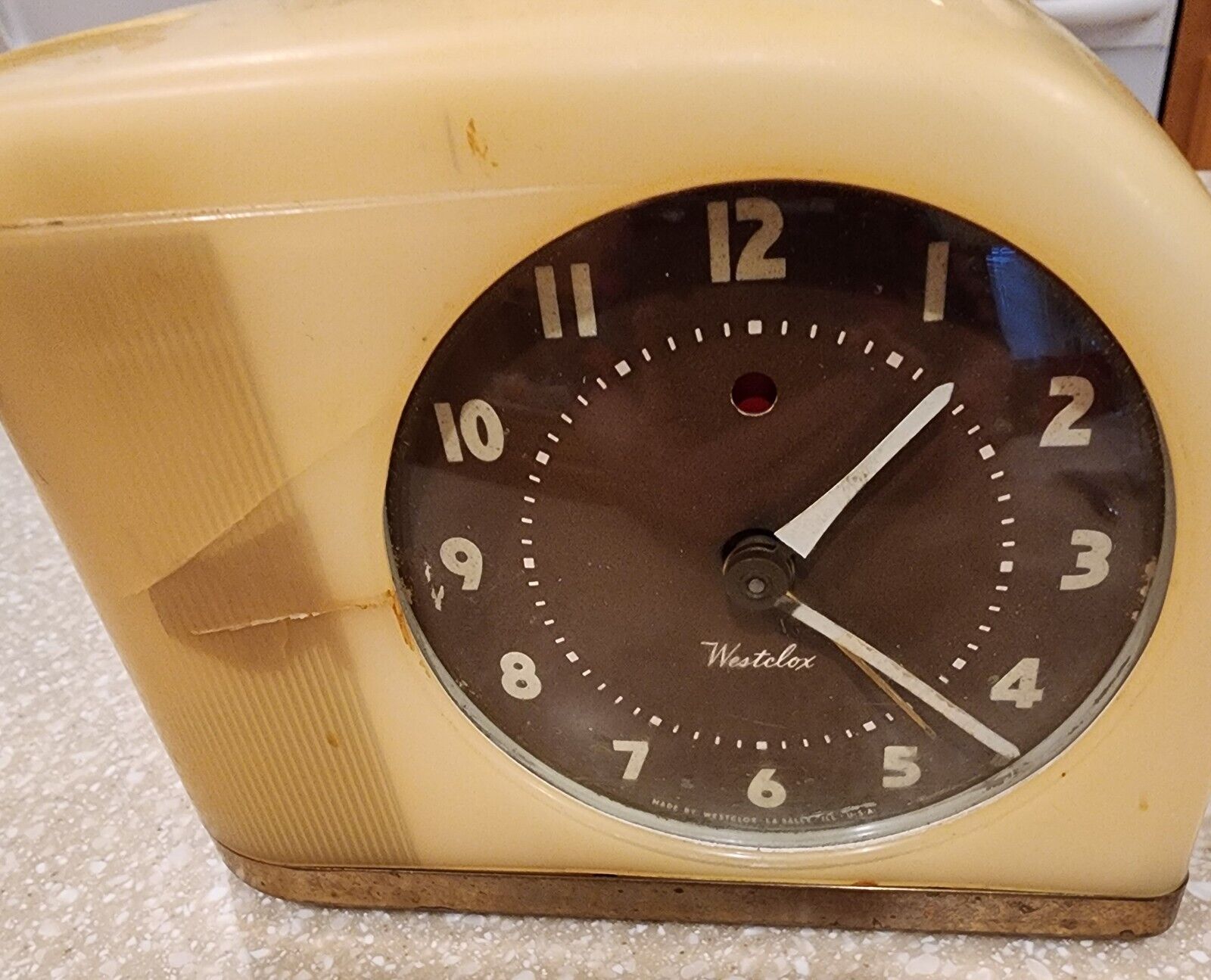VTG Art Deco WESTCLOX Yellow Bakelite Moonbeam Electric Clock For Parts