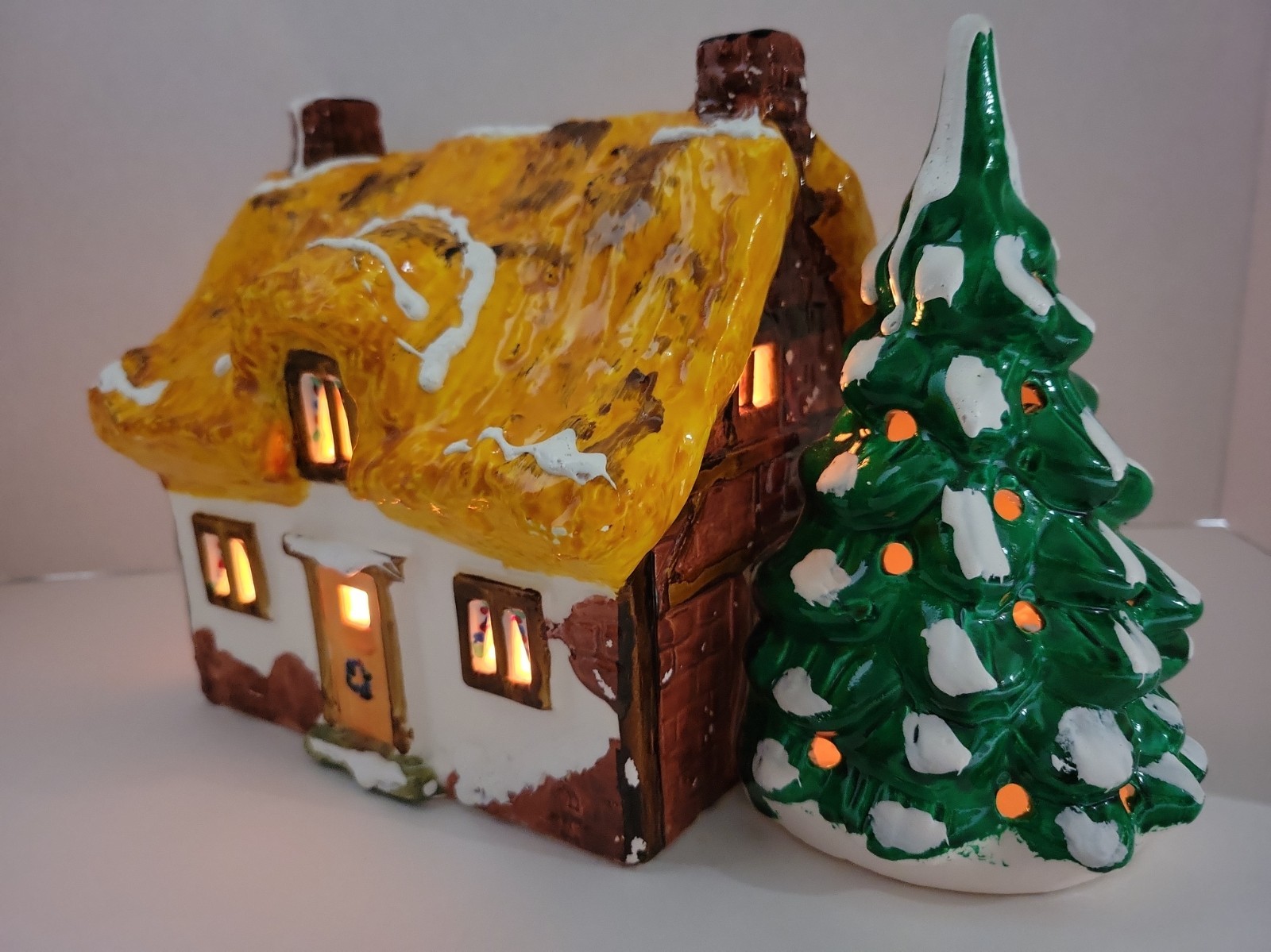 Vtg Dept. 56 English Cottage Original Snow House Series 1982 RETIRED Christmas