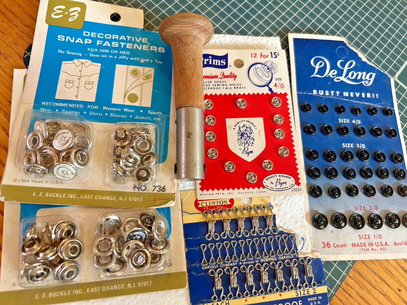 Vintage Deco EZ Snap Fasteners, Prims Eyelets, Clinton Hook&Eyes, DeLong Snaps Vintage Deco EZ Snap Fasteners, Prims Eyelets, Clinton Hook&Eyes, DeLong Snaps