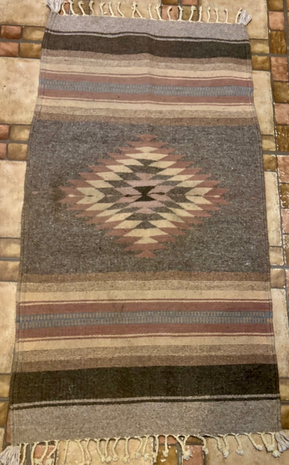 Hand Woven Wool Traditional Southwestern Navajo, Gray, White & Tan, 42.5