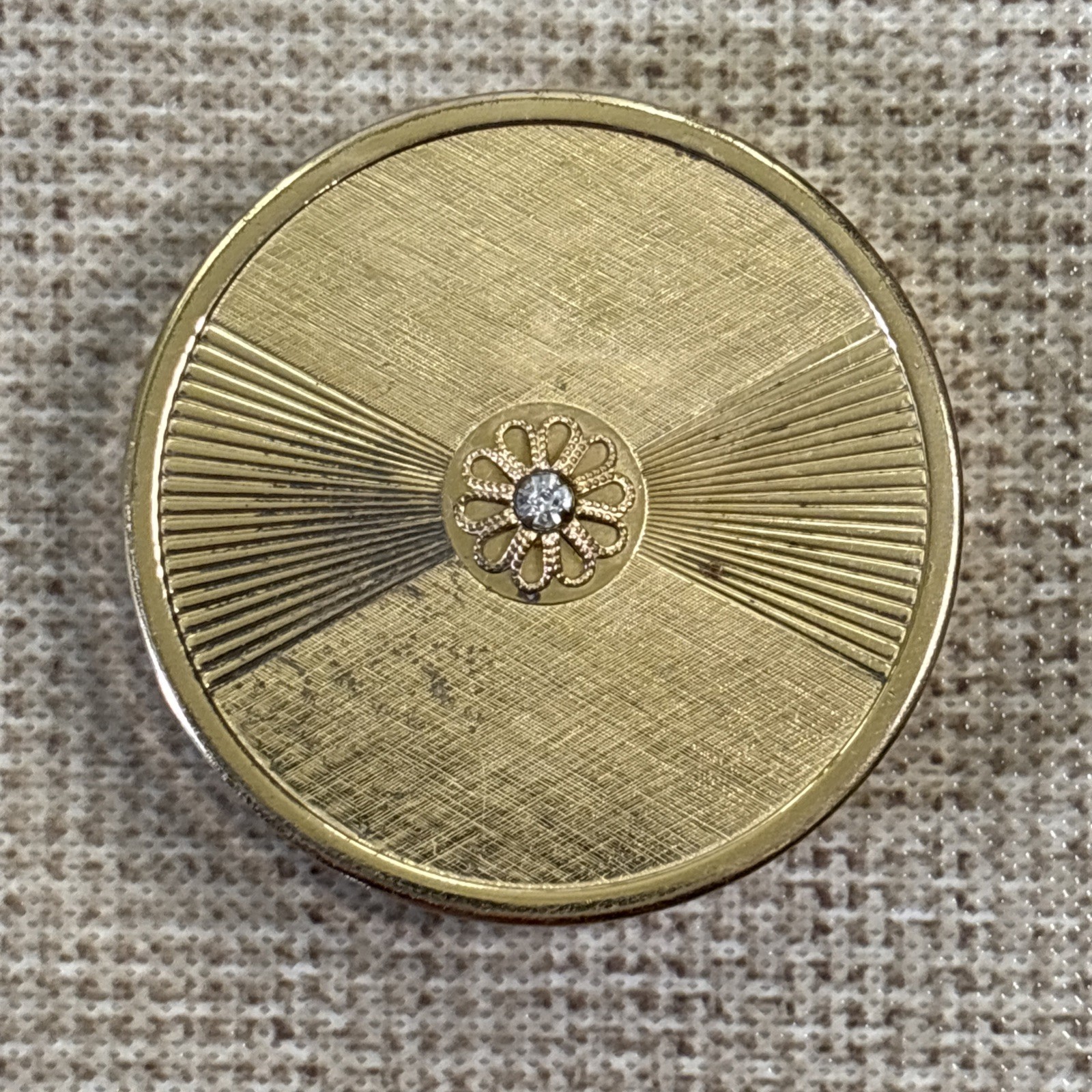 Vintage 1950s Max Factor Creme Puff Compact Gold Tone Starburst Flower Accent.