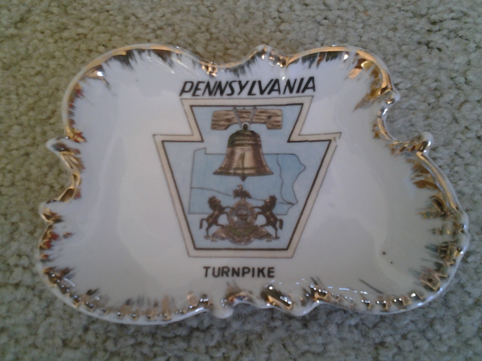 PENNSYLVANIA TURNPIKE 1960's vintage souvenir ASHTRAY from estate MADE IN JAPAN