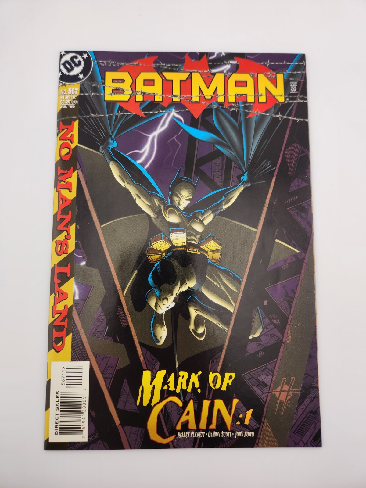 Batman #567 (DC Comics July 1999) VF NEEDS PRESS
