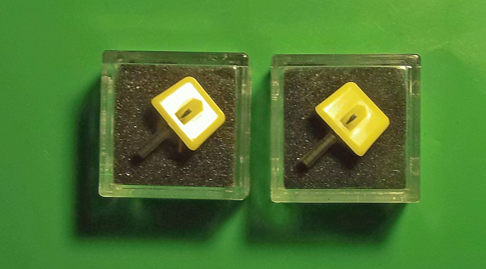 BRAND NEW JUKEBOX NEEDLE PAIR FITS Seeburg SHOWCASE-Yellow Pair
