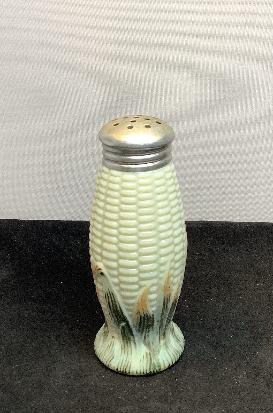 Antique Maize W L Libbey and Son Company Ear of Corn Green & Tan Leaves Antique Maize W L Libbey and Son Company Ear of Corn Green & Tan Leaves