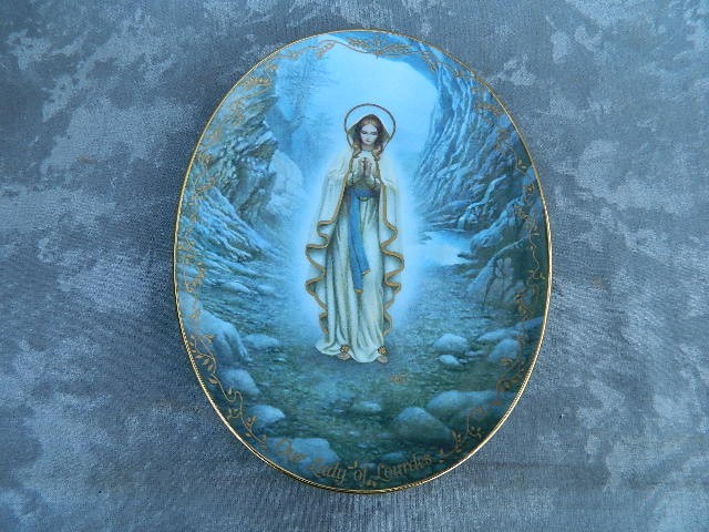 Bradford Exchange Our Lady of Lourdes Collector Plate - 1994 -Free Shipping