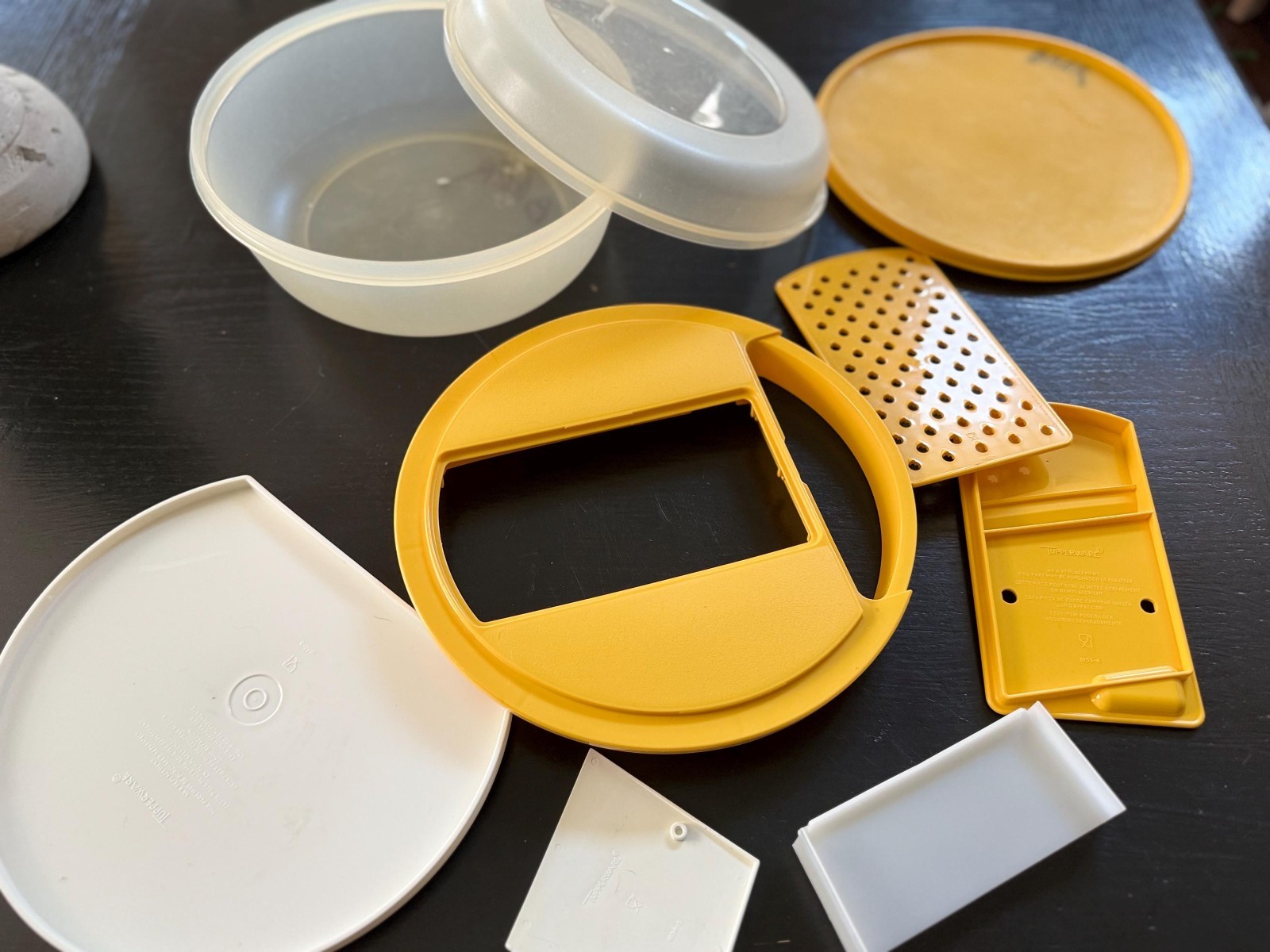 Vintage 1986 Tupperware Kitchen Work Unit Yellow & White Multi-Prep Food Slicer Vintage 1986 Tupperware Kitchen Work Unit Yellow & White Multi-Prep Food Slicer