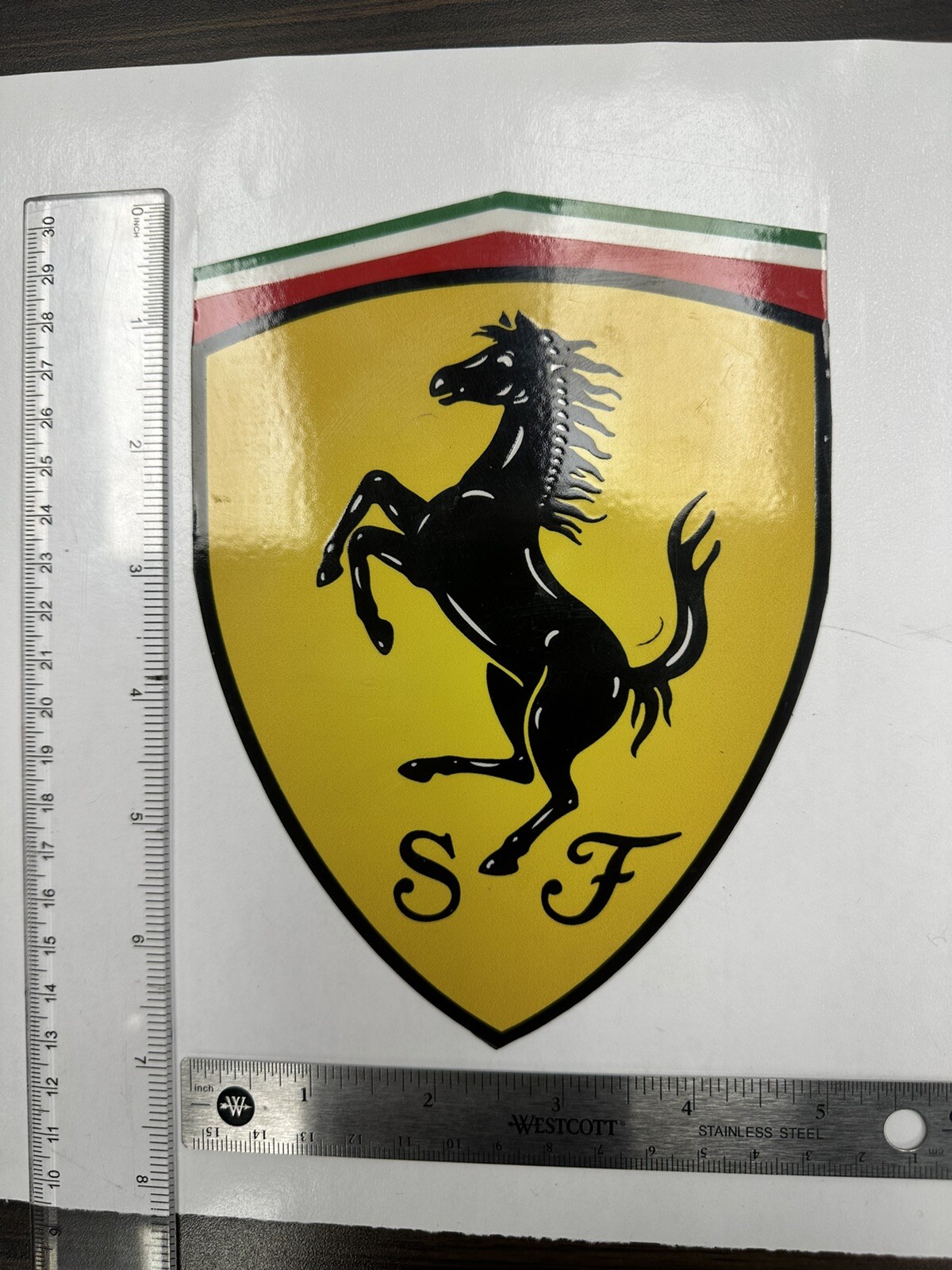 MAGNETIC FERRARI SHIELD LARGE 7