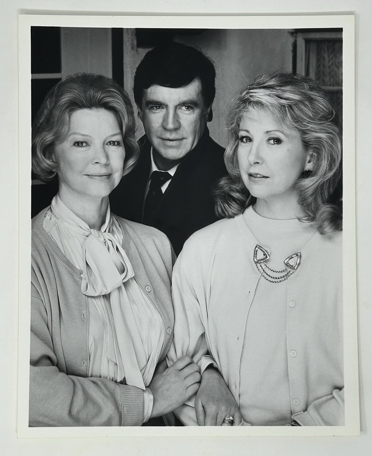 ALAN BATES 8x10 Glossy Black and White Publicity Photo Reprint B&W Celebrity