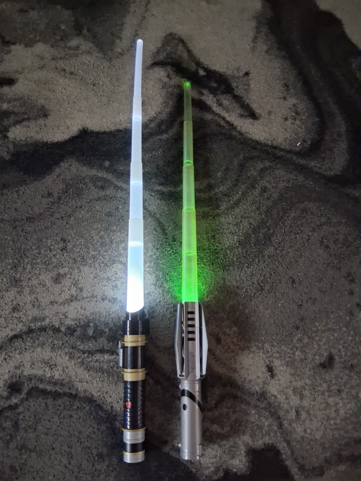 Vintage 2000s Star Wars cossplay Red light sabers + more action and sounds 🔥 Vintage 2000s Star Wars cossplay Red light sabers + more action and sounds 🔥