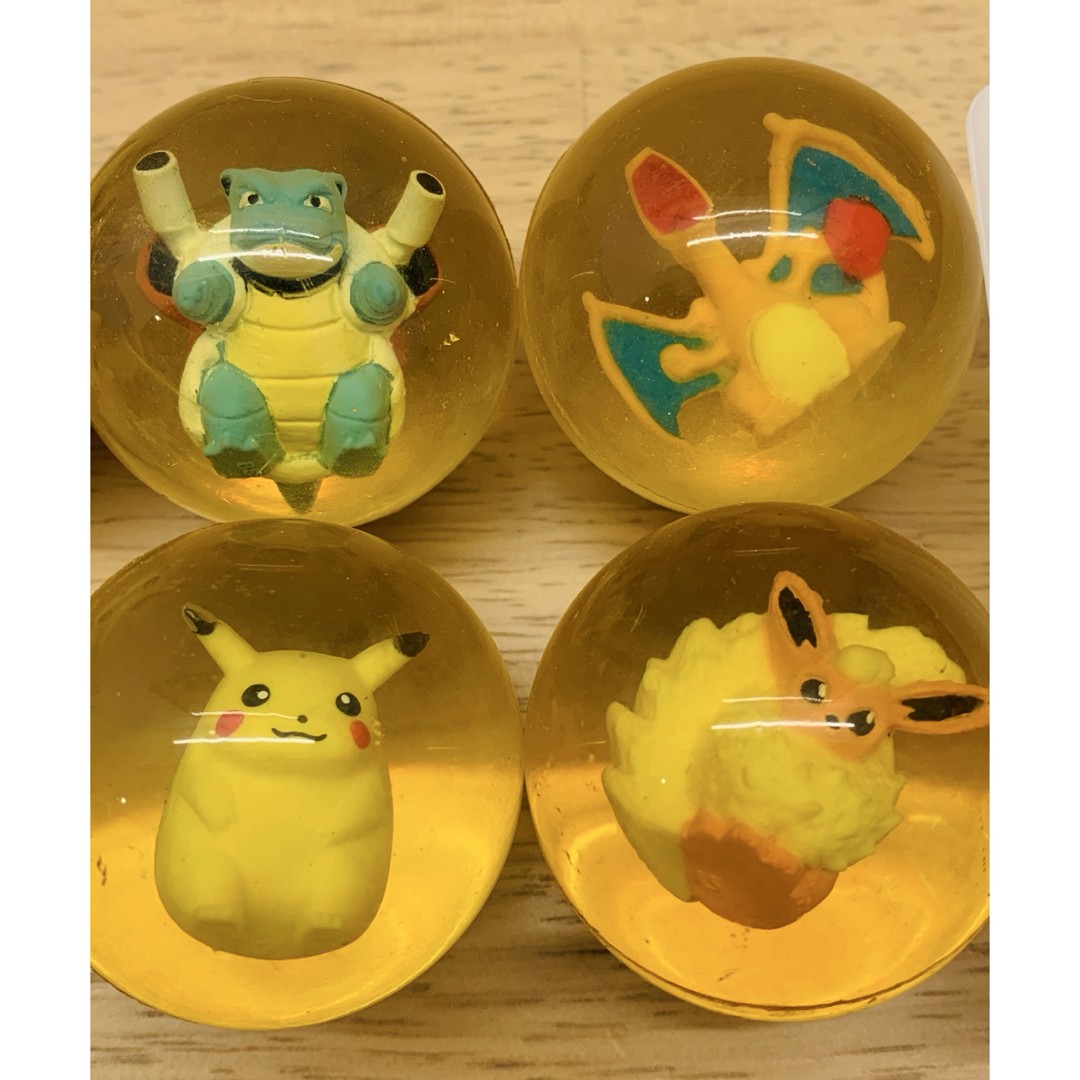 Pokmon Super Ball Blastoise Charizard Pikachu Blastoise
