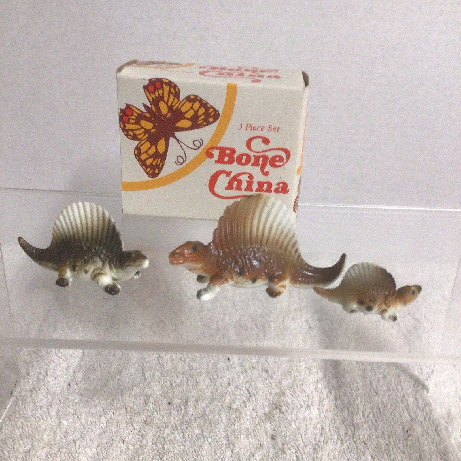 Vintage Bone China Miniatures - Three Dimetrodons In Original Box 83-506 Vintage Bone China Miniatures - Three Dimetrodons In Original Box 83-506