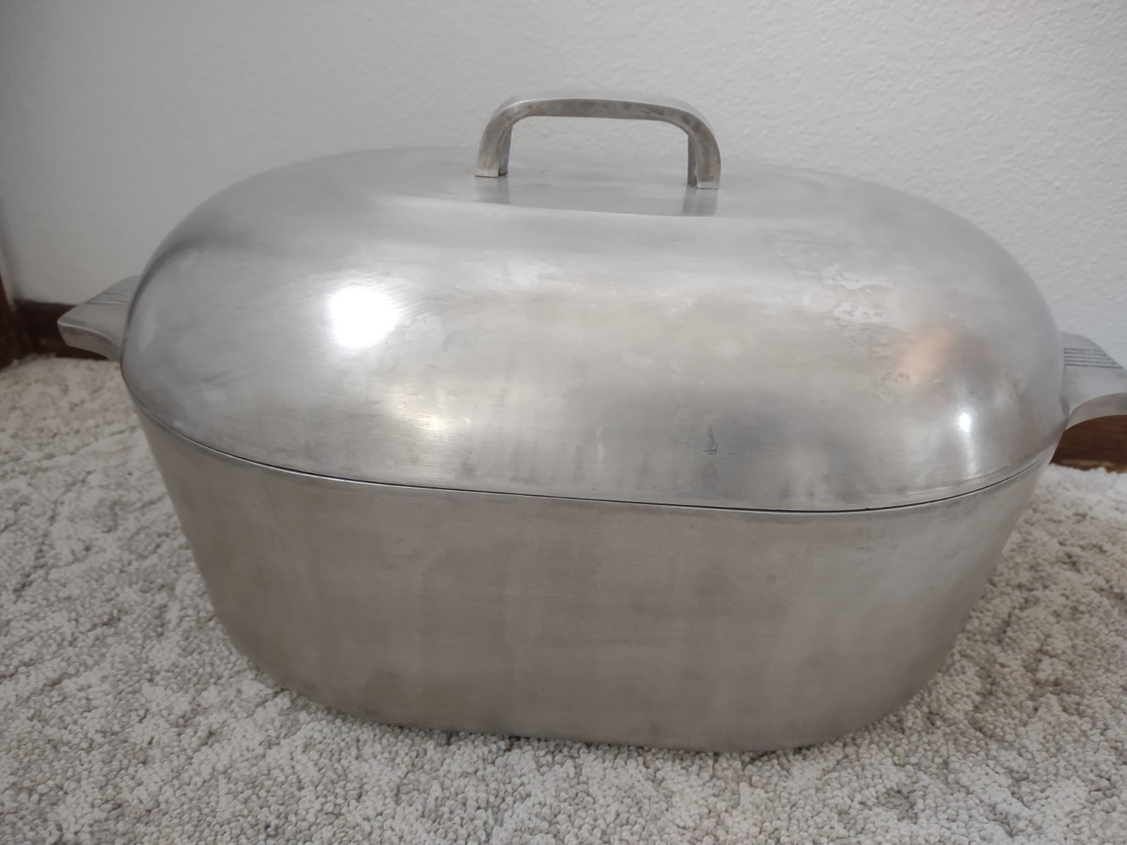 Vintage Wagner Ware Magnalite 4269-P Extra Large 17qt Dutch Oven Roaster USA Vintage Wagner Ware Magnalite 4269-P Extra Large 17qt Dutch Oven Roaster USA