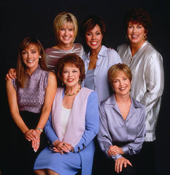 Olivia Newton John Diahann Carroll Marcia Wallace Peggy Fleming Sh- Old Photo