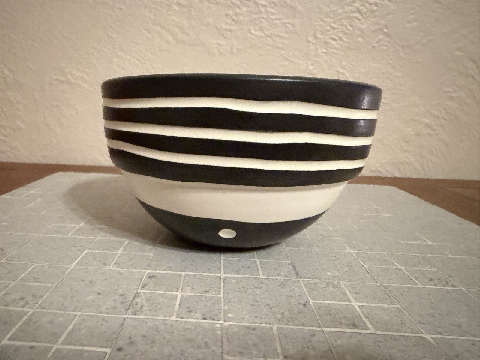 Vintage Ken Edwards Studio Pottery Tonalá, Mexico Sgraffito Black and White Bowl
