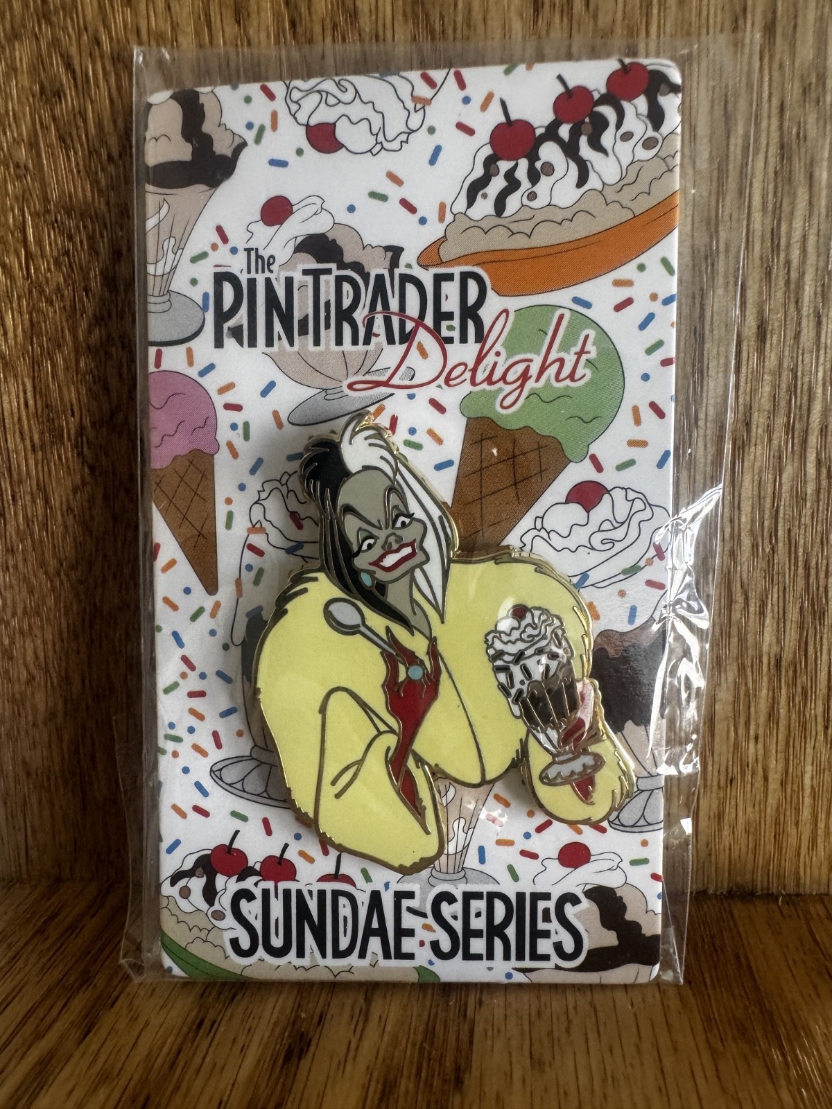 Disney DSF Pin - Cruella De Ville from 101 Dalmatians PTD - LE 400 DSSH Disney DSF Pin - Cruella De Ville from 101 Dalmatians PTD - LE 400 DSSH