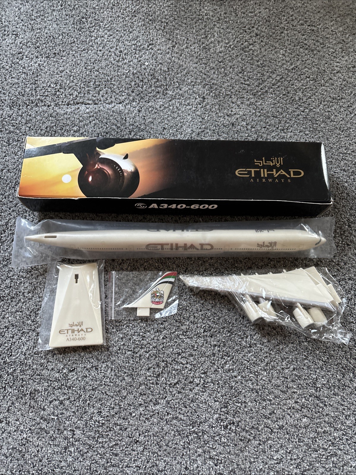 Herpa Snap-Fit 1:200 Etihad Airways Airbus A340-600 Model Herpa Snap-Fit 1:200 Etihad Airways Airbus A340-600 Model