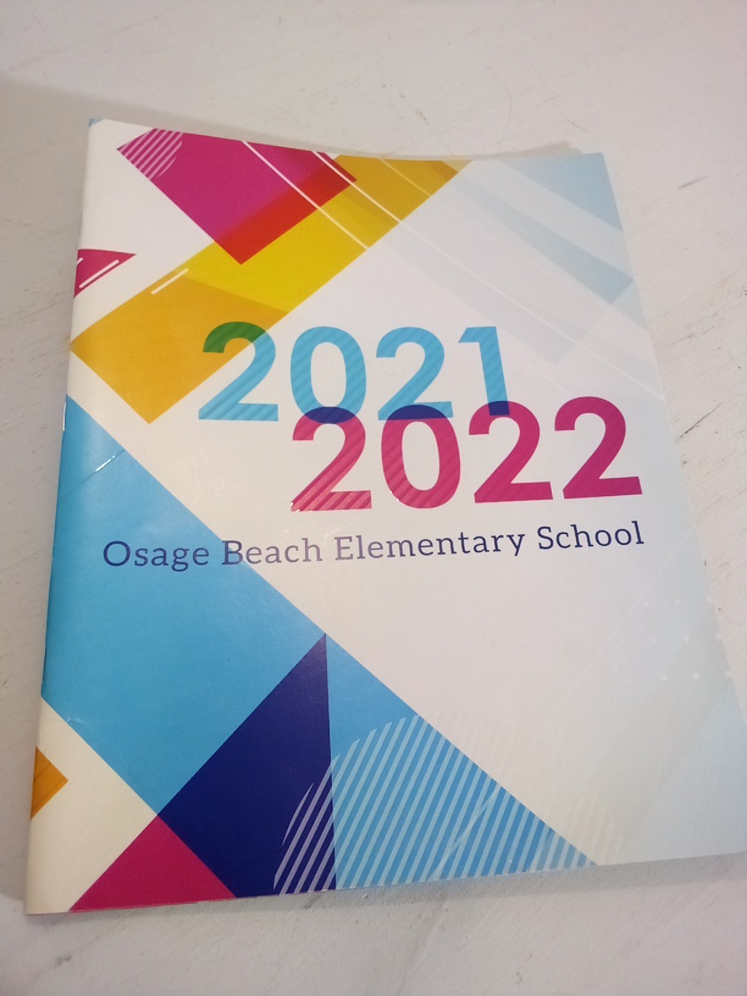 Osage Beach (Missouri) Elementary School Yearbook 2021-2022 SIGNED Osage Beach (Missouri) Elementary School Yearbook 2021-2022 SIGNED
