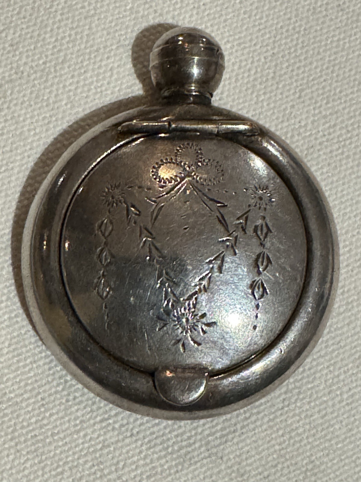 Rare Antique Women’s Silver Plated EPNS Powder Puff Mirror Hinged Small Compact