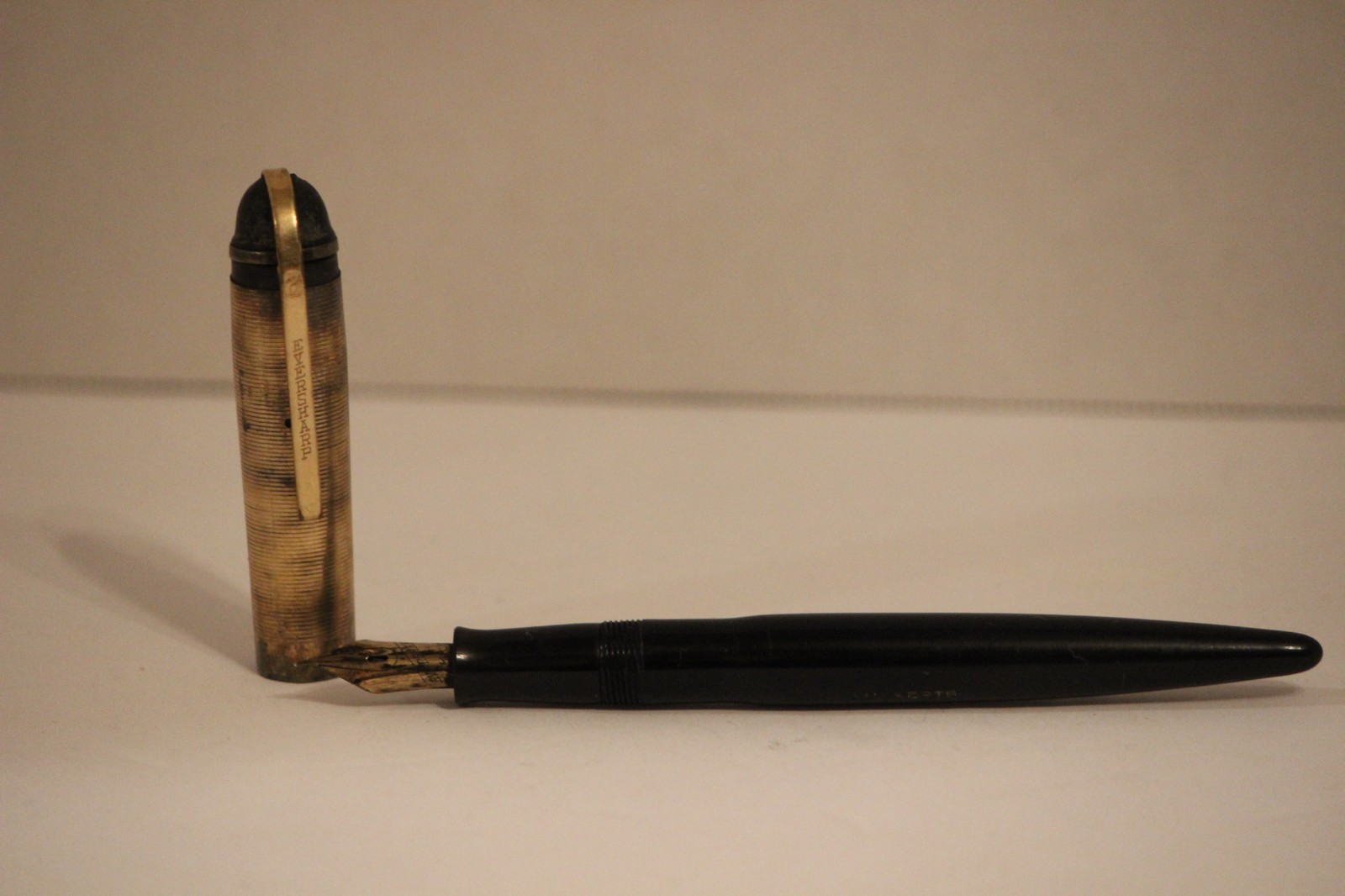 Vintage 40s Eversharp Skyline 14k NIB Fountain Pen Vintage 40s Eversharp Skyline 14k NIB Fountain Pen