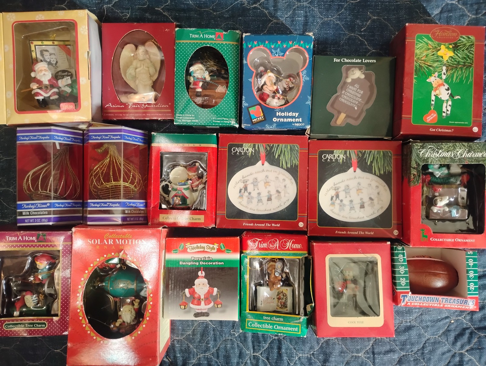 Lot Of 18 Assorted Christmas Ornaments In Boxes  ** See Pictures *