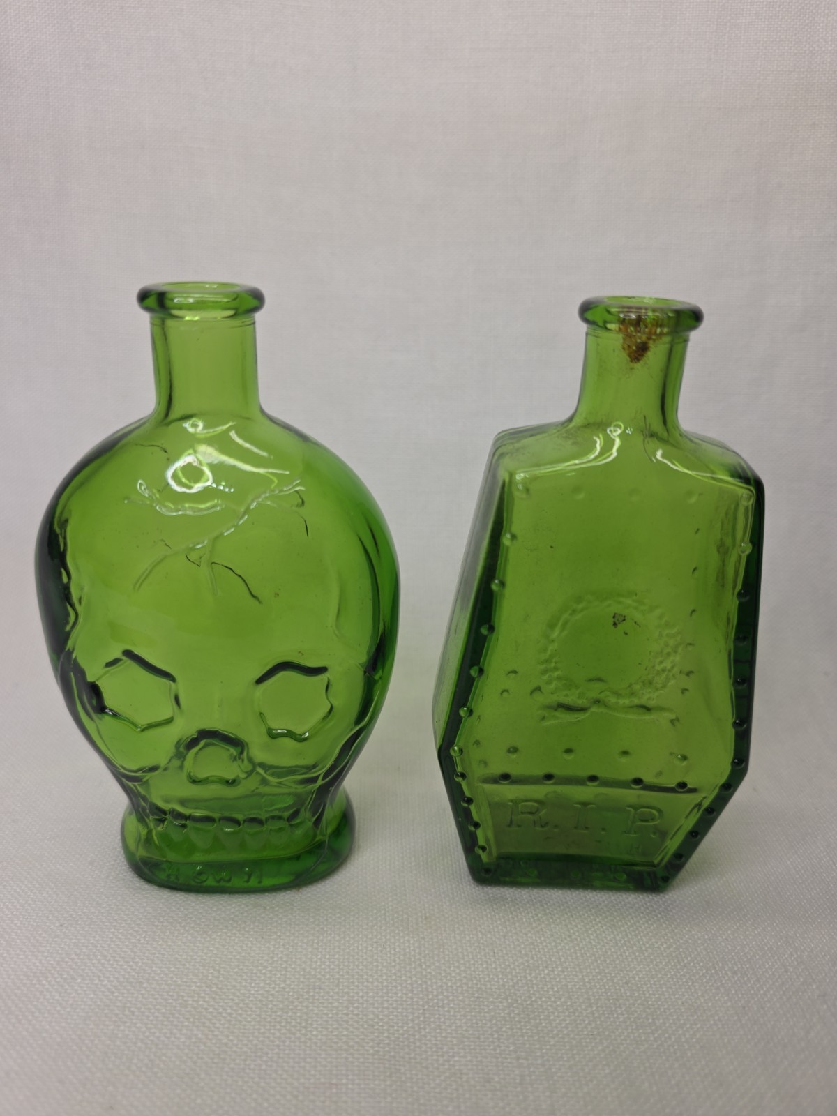2 VINTAGE WHEATON GREEN SKULL & COFFIN GLASS BOTTLE POISON CASKET