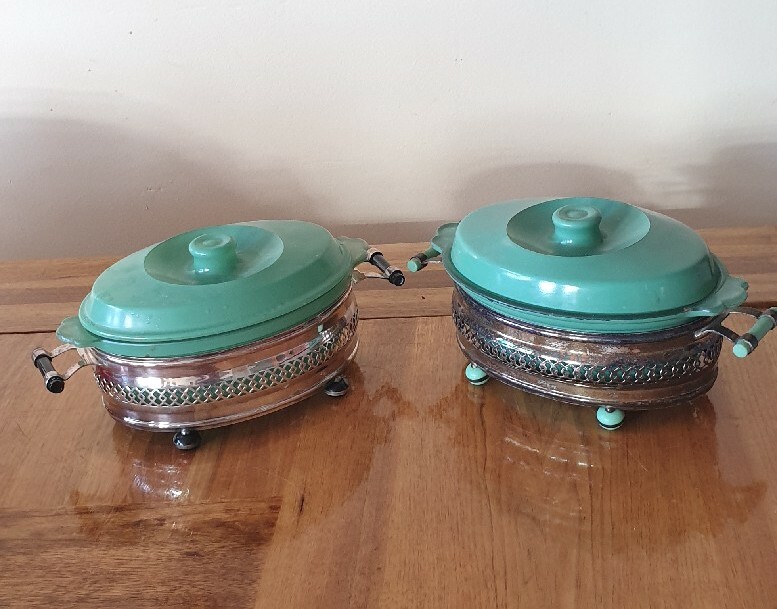 2xAntique Australian Agee pyrex Green Frosted glass casserole W metal tray30s 2xAntique Australian Agee pyrex Green Frosted glass casserole W metal tray30s