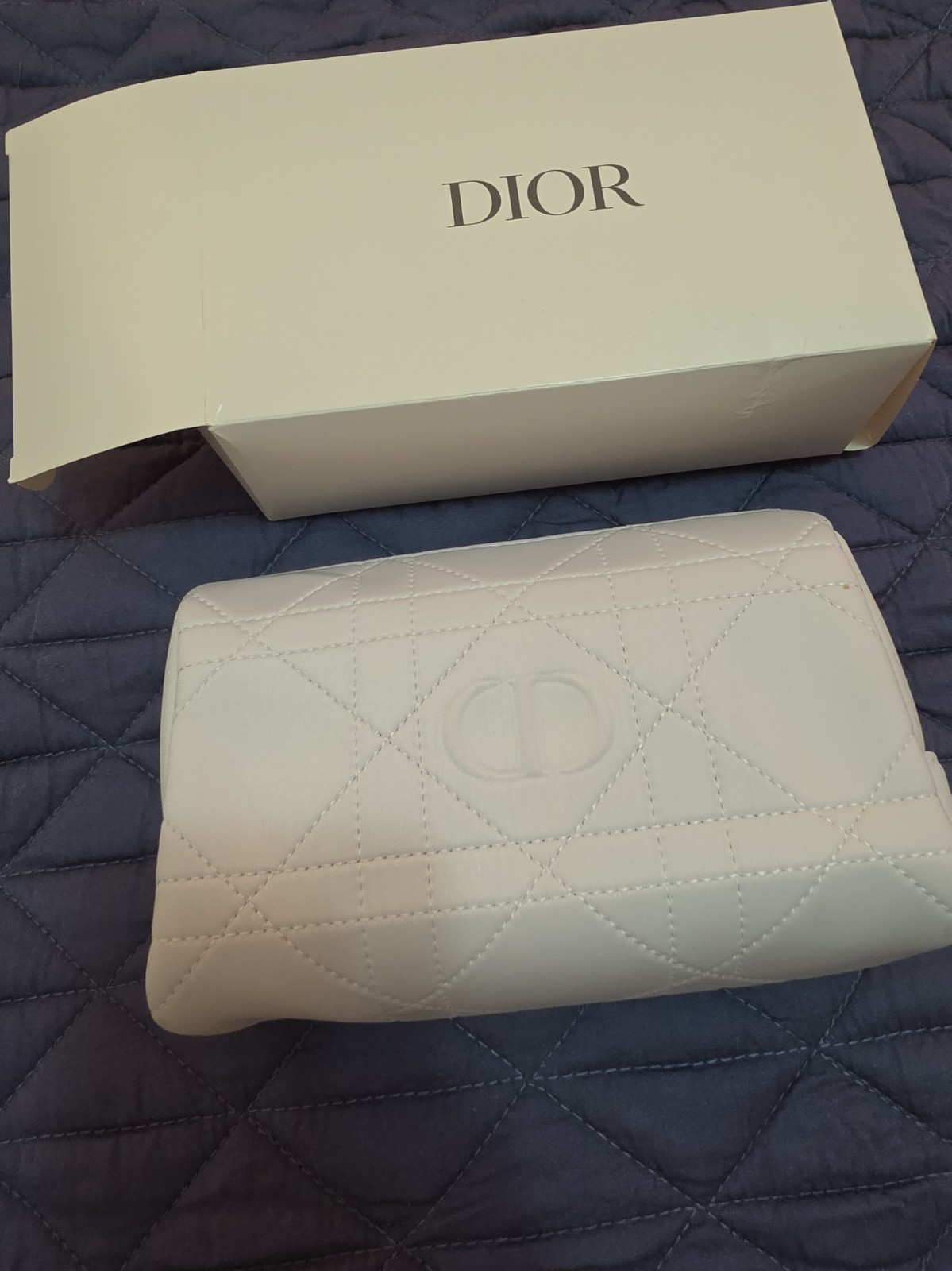 Dior Beauty White Quilted Cosmetic Pouch Bag With Zipper NWT 7x2x2
