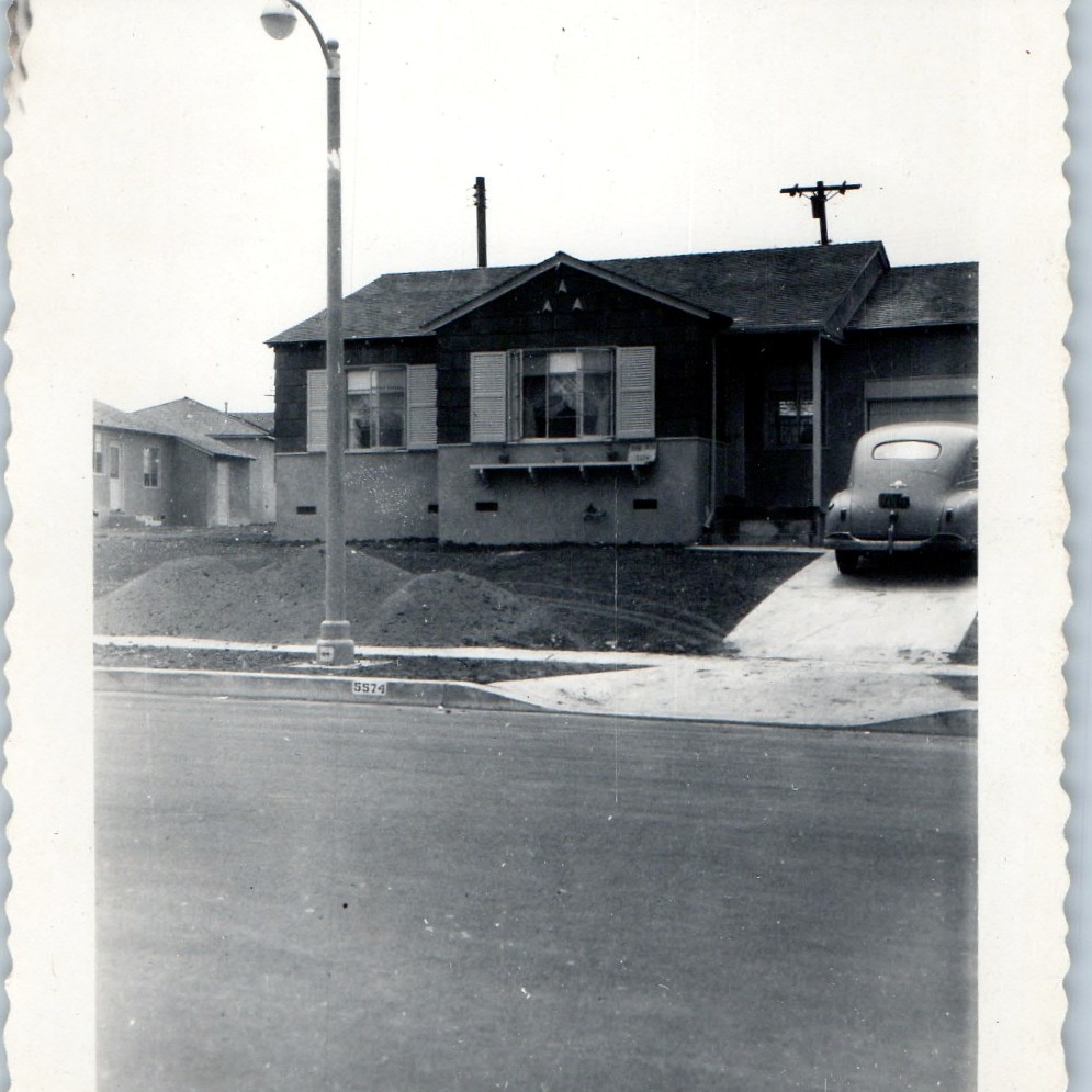 c1940s Postwar Suburban Tract House Vintage Car Driveway Snapshot Photo 5\ c1940s Postwar Suburban Tract House Vintage Car Driveway Snapshot Photo 5\