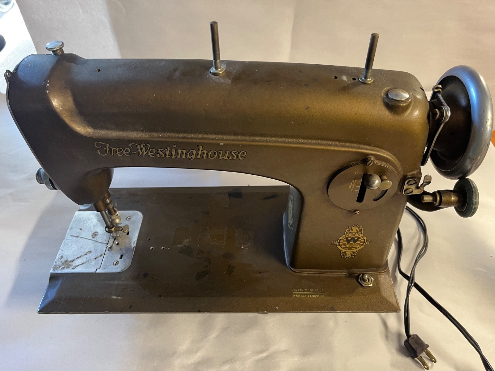 Free Westinghouse Electric Sewing Machine No Pedal No Case + Bonus Items Free Westinghouse Electric Sewing Machine No Pedal No Case + Bonus Items