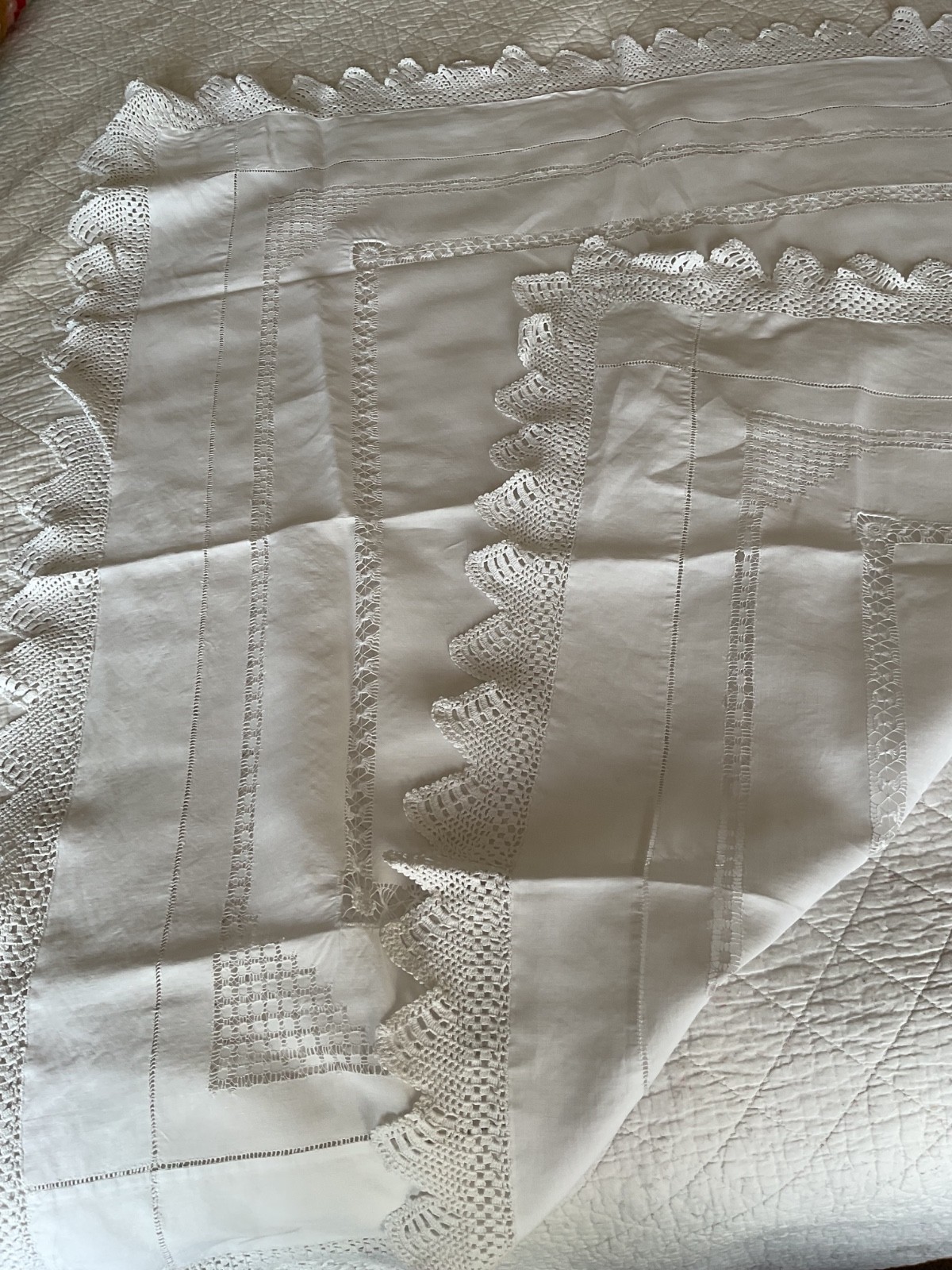 Vintage white linen table cloth hand drawn thread work, lace edges 40 inches sq Vintage white linen table cloth hand drawn thread work, lace edges 40 inches sq