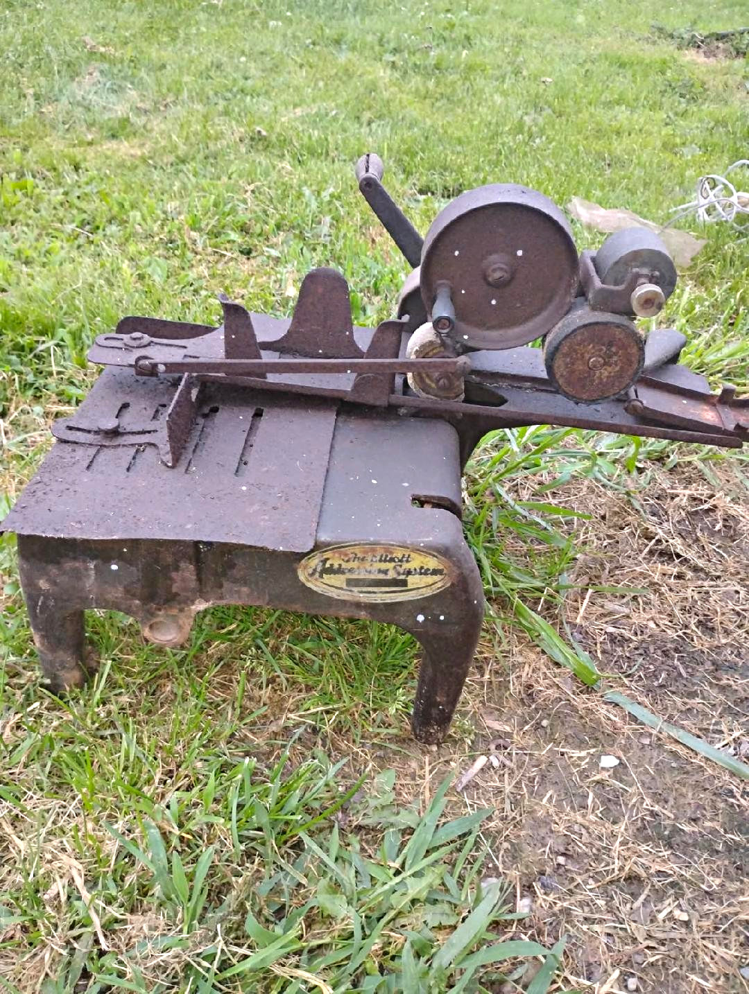 Vintage Bench Top Belt-Driven Lapidary Polishing Machine Grinder/Sharpener