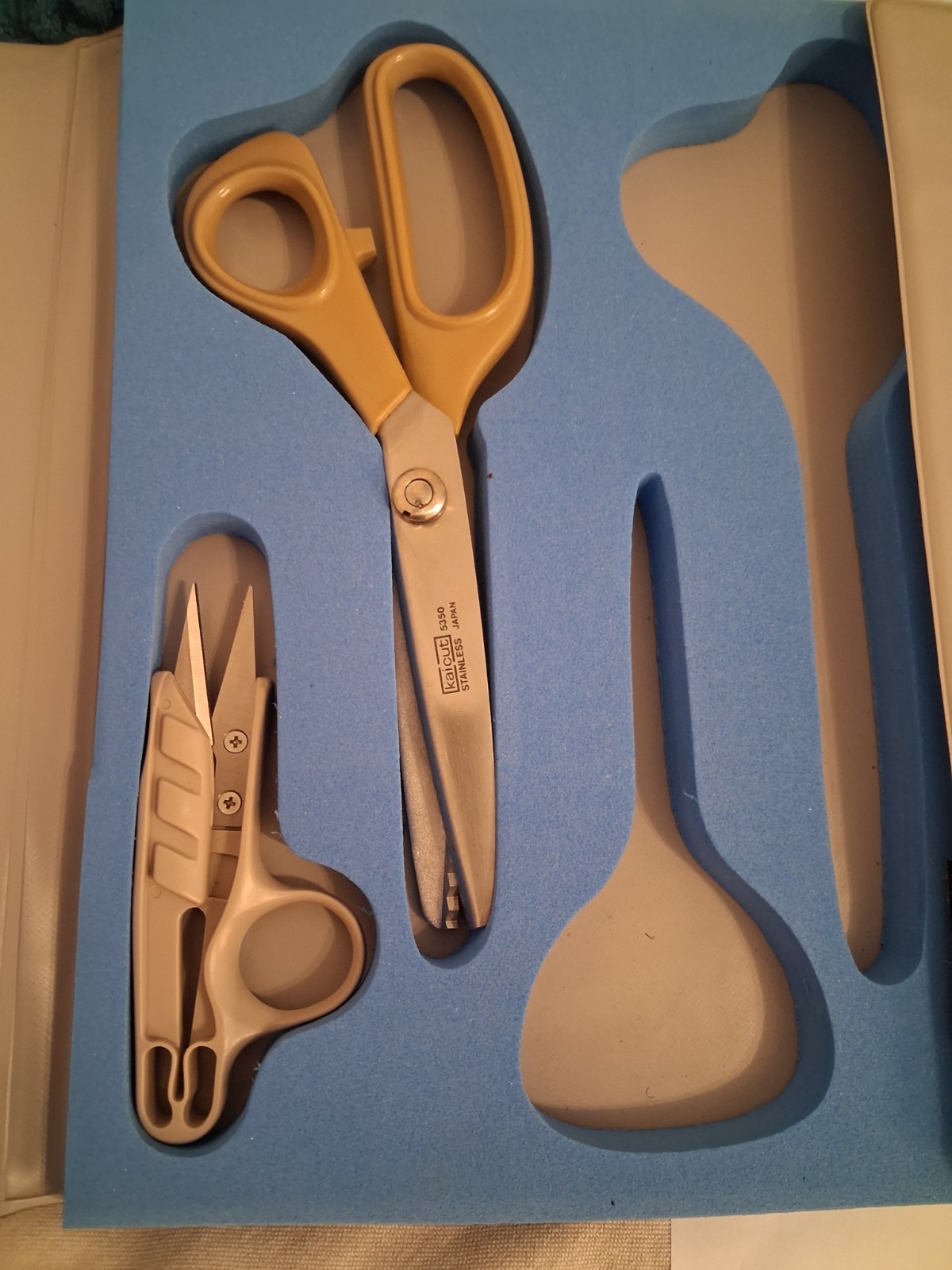 Kaicut Vintage Scissors (2) Kaicut Vintage Scissors (2)