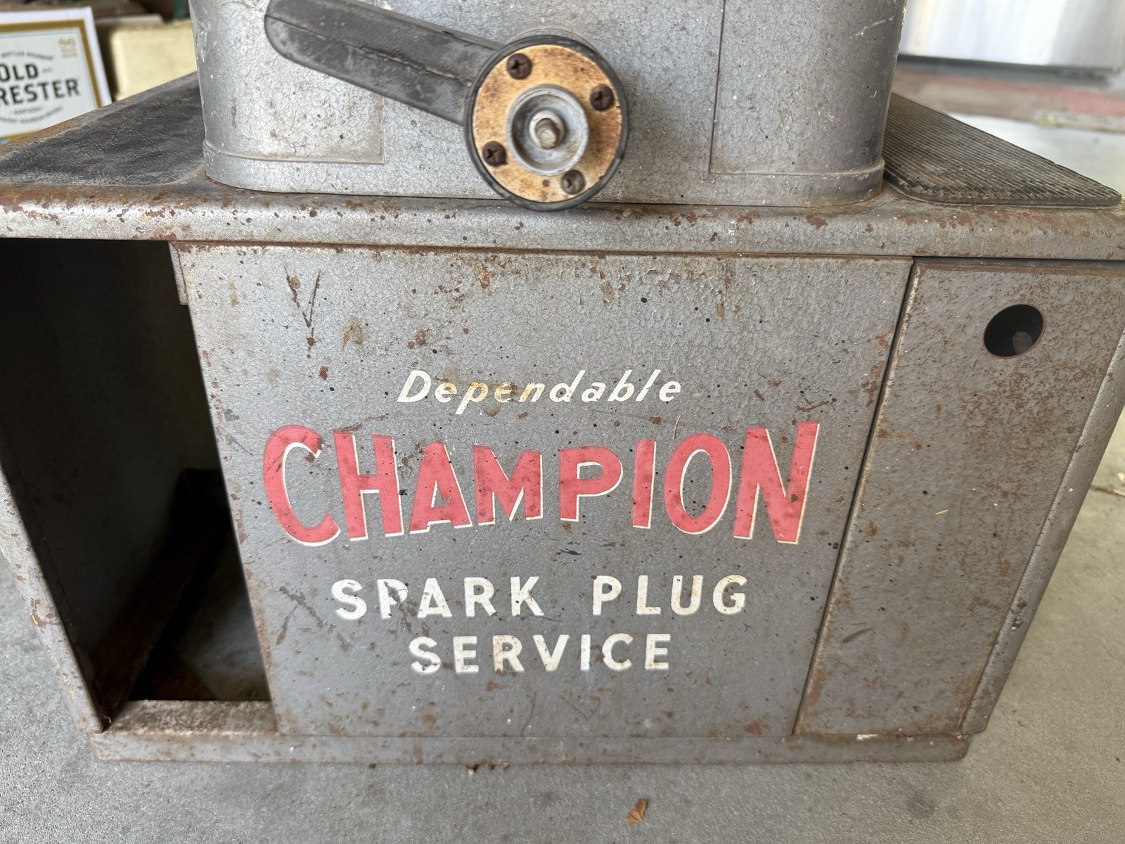 VINTAGE 1940s CHAMPION SPARK PLUG CLEANER AND TESTER ~ NICE RESTORATION PROJECT VINTAGE 1940s CHAMPION SPARK PLUG CLEANER AND TESTER ~ NICE RESTORATION PROJECT